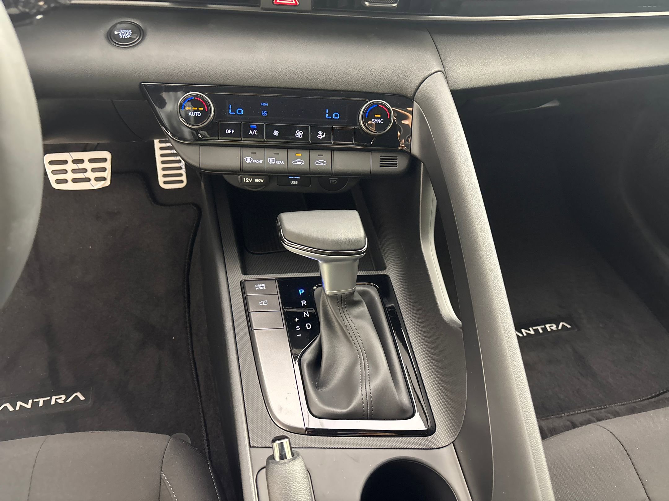 2025 Hyundai Elantra SEL Sport photo 17