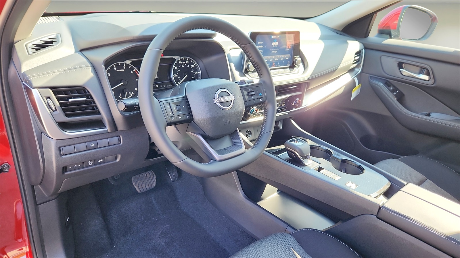 2025 Nissan Rogue SV photo 8