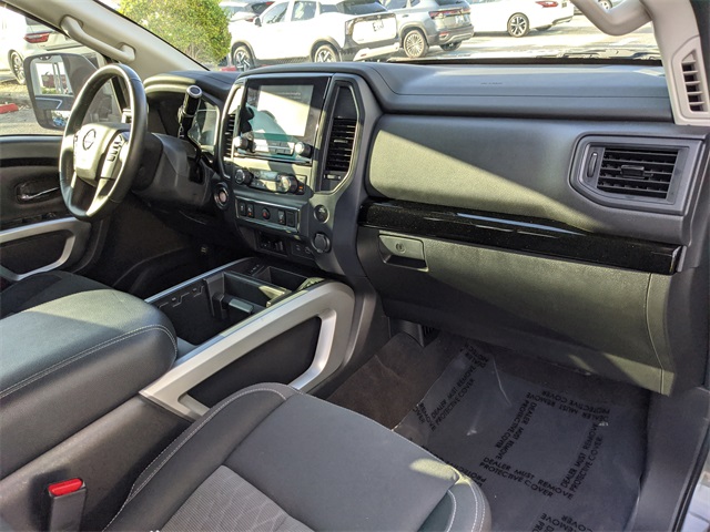 2024 Nissan Titan SV photo 8