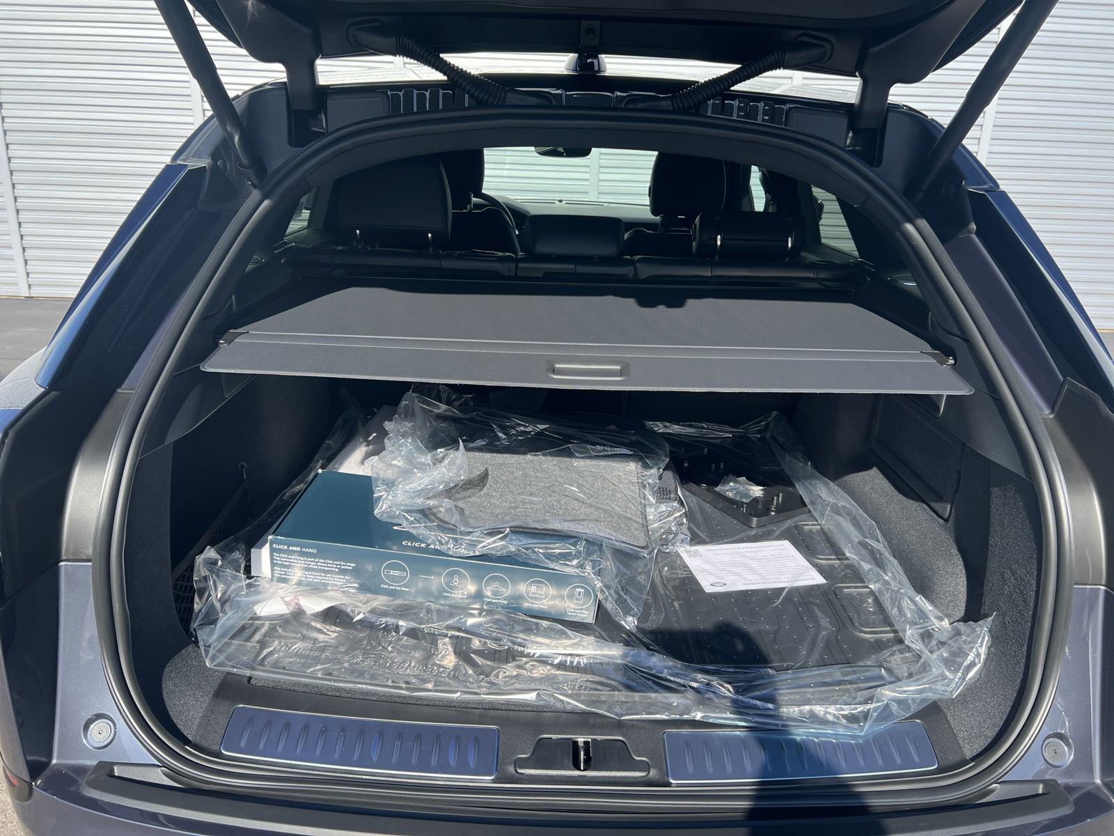 2025 Land Rover Range Rover Velar SE photo 28