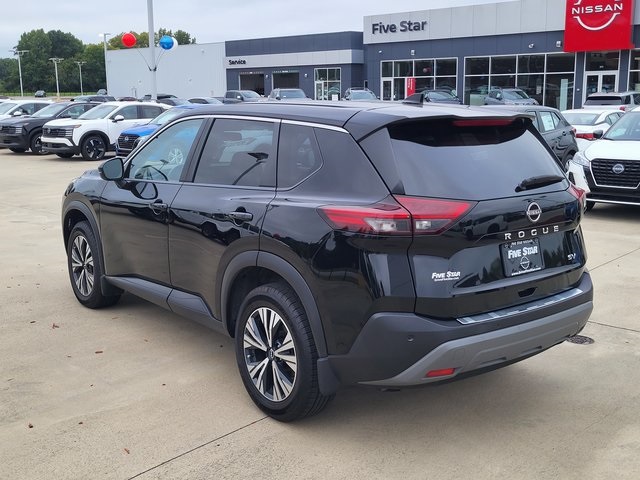 2023 Nissan Rogue SV photo 3