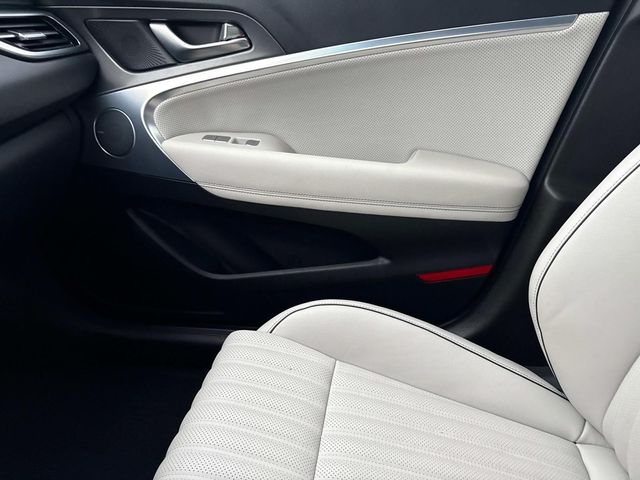 2024 Genesis G70 3.3T Sport Advanced photo 18