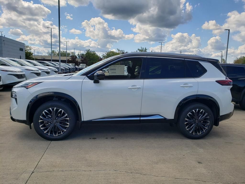 2026 Nissan Rogue Platinum photo 3
