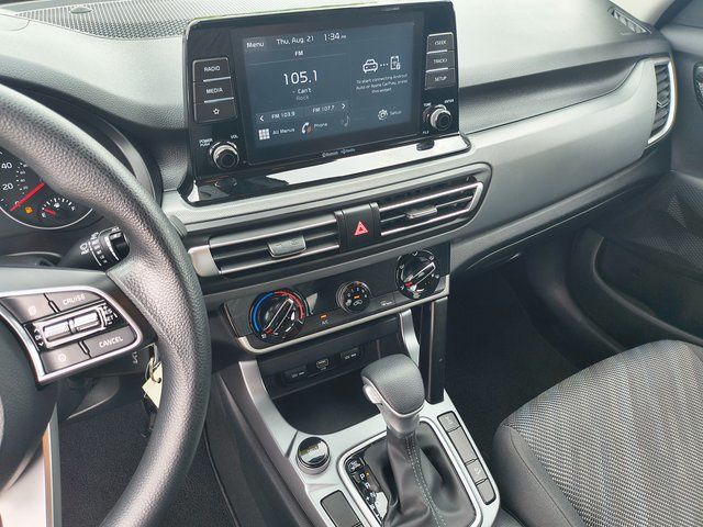 2023 Kia Seltos LX photo 22