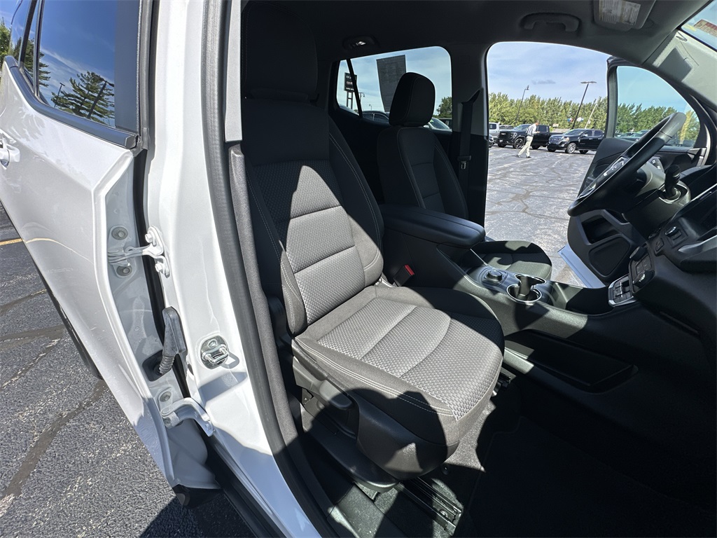 2024 GMC TERRAIN - Image 20