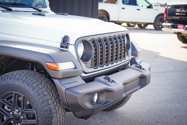 2025 Jeep Wrangler Sport S photo 4