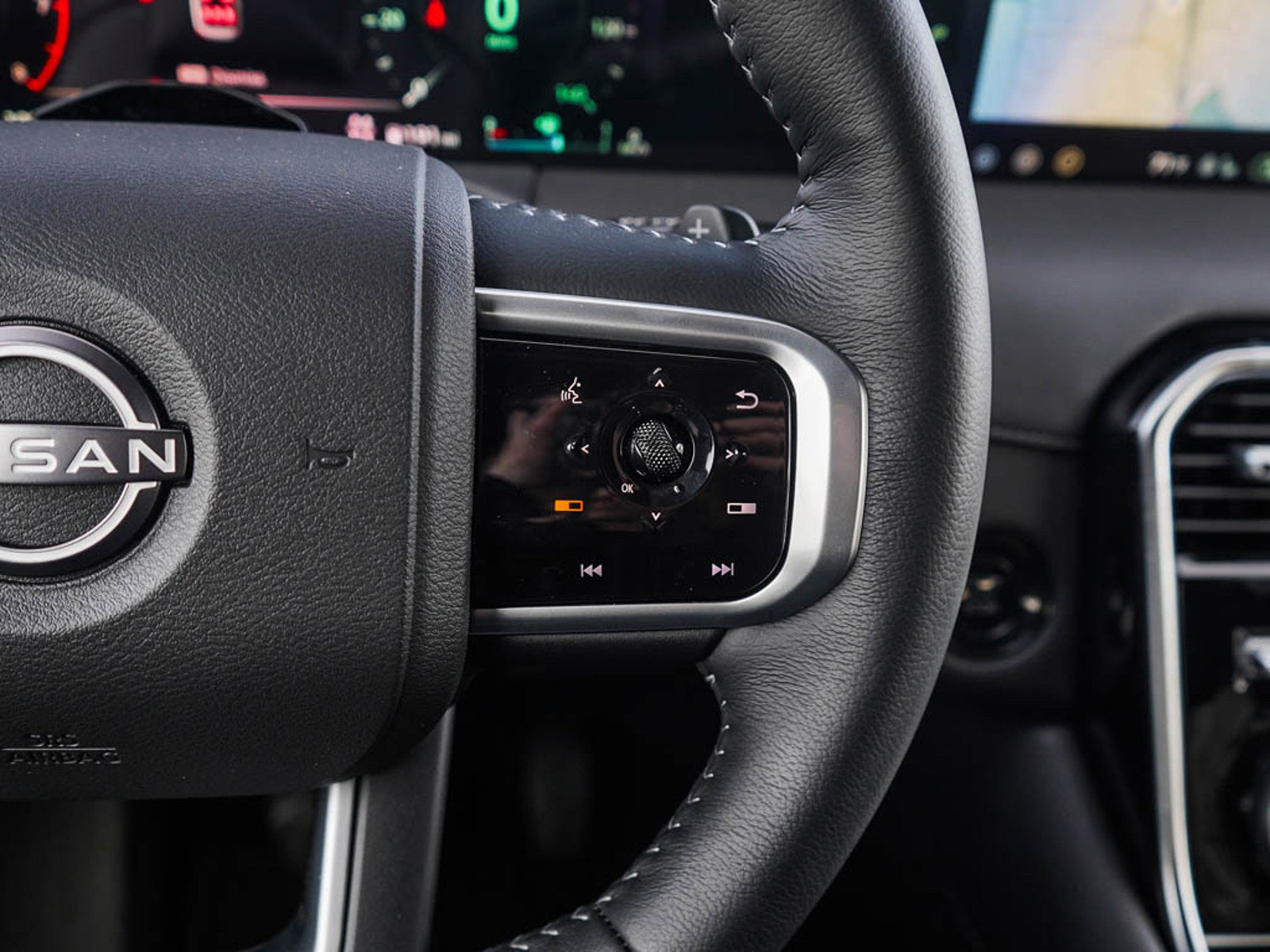 2025 Nissan Armada SL photo 17