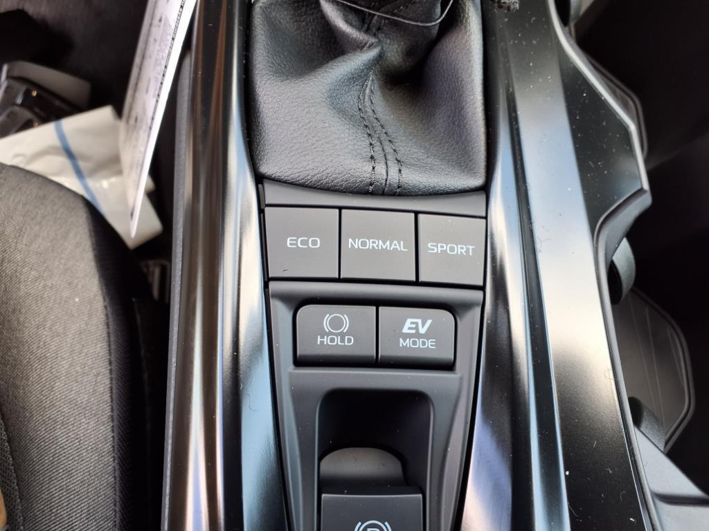 2025 Toyota Camry LE photo 21