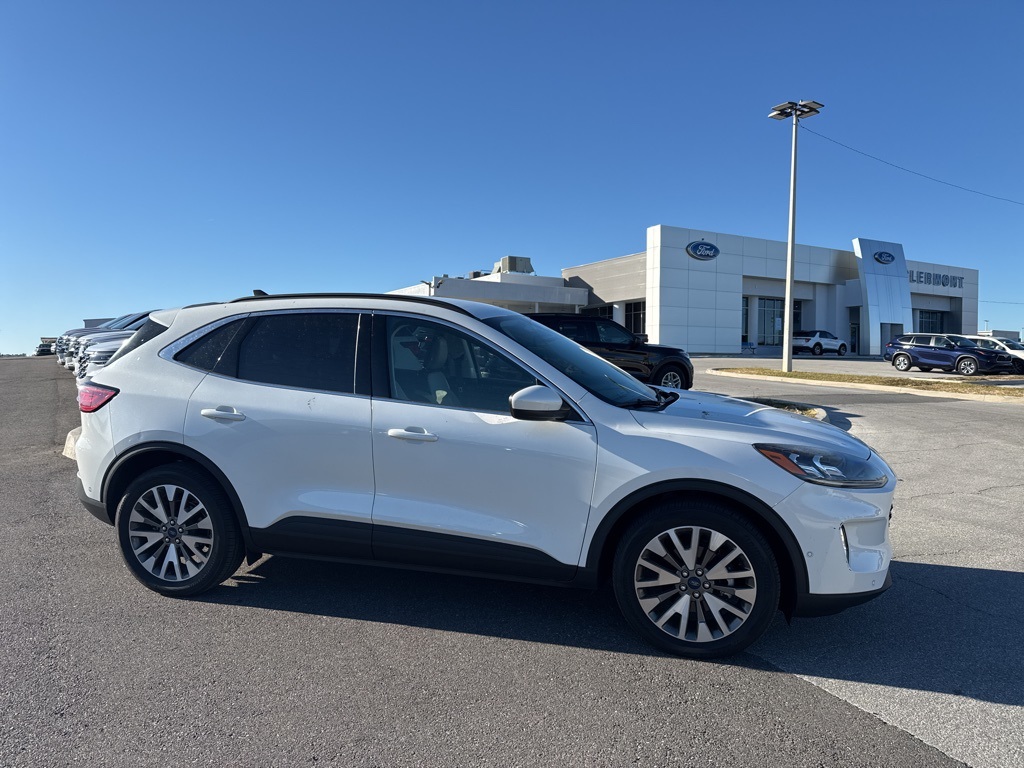 2021 Ford Escape Titanium's photo