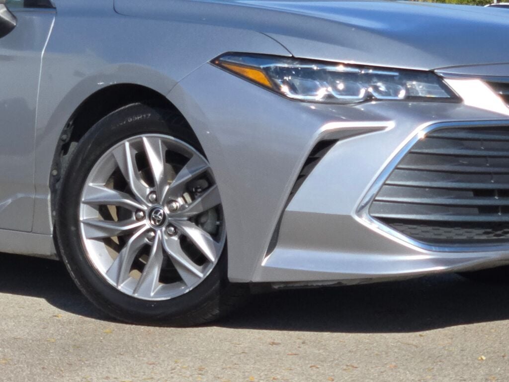 2019 Toyota Avalon XLE photo 3