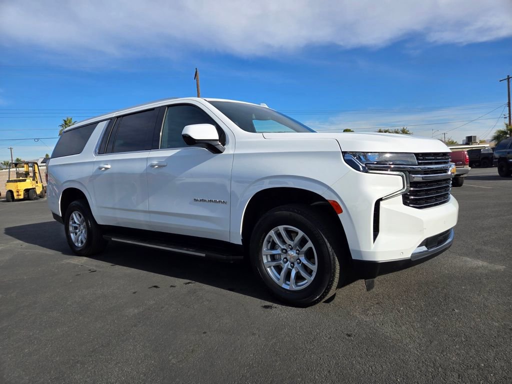 2024 Chevrolet Suburban LT's photo