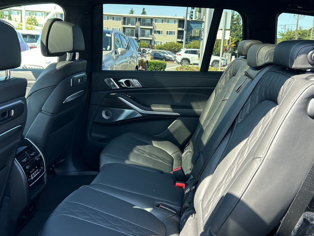 2026 Bmw X7 M60i photo 28