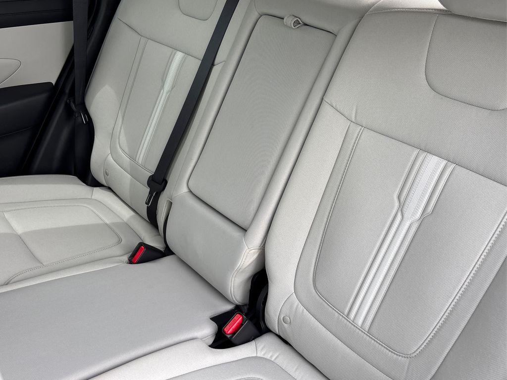 2025 Hyundai Tucson SEL photo 9