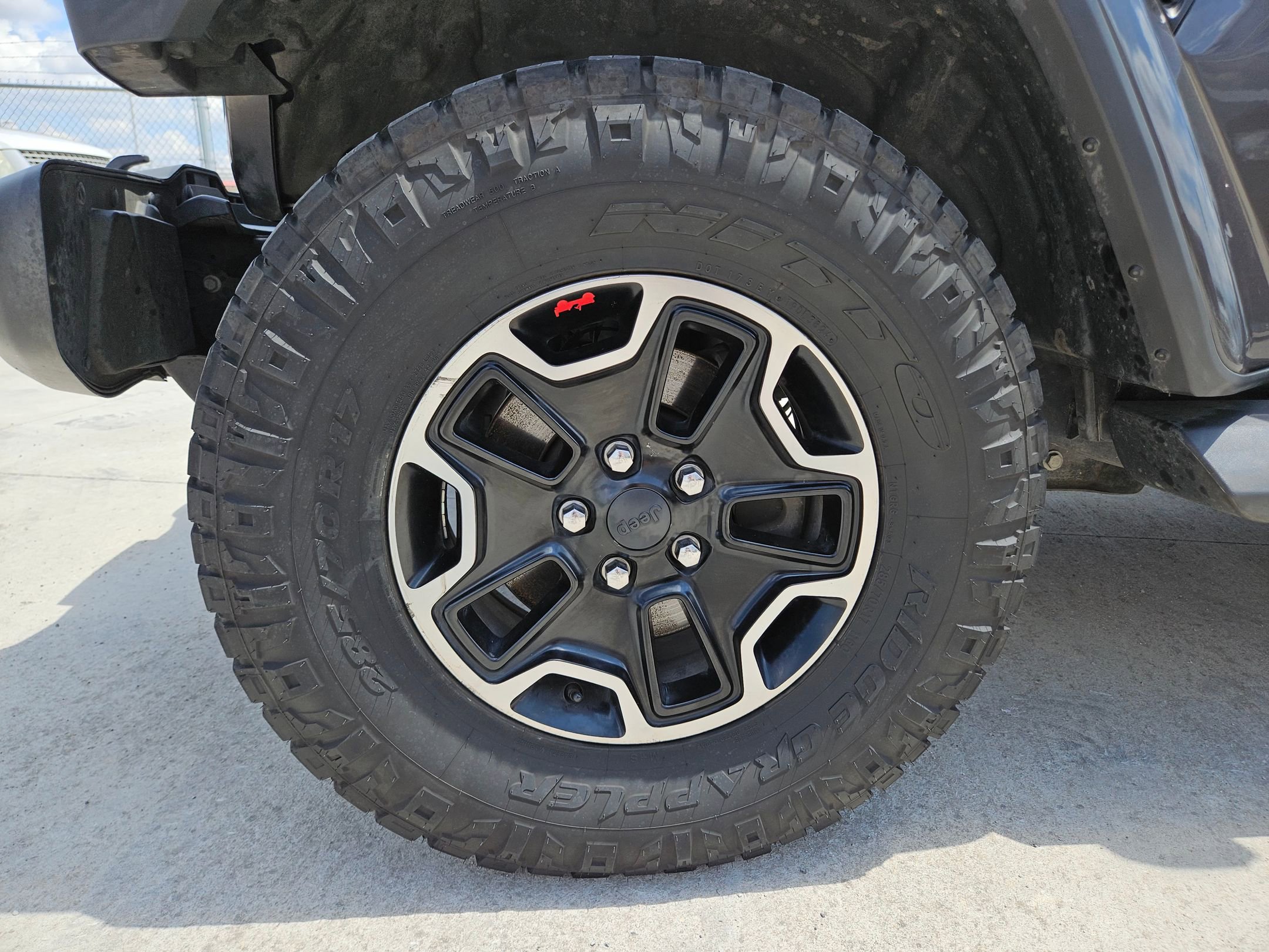 2018 Jeep Wrangler Unlimited Sahara photo 30