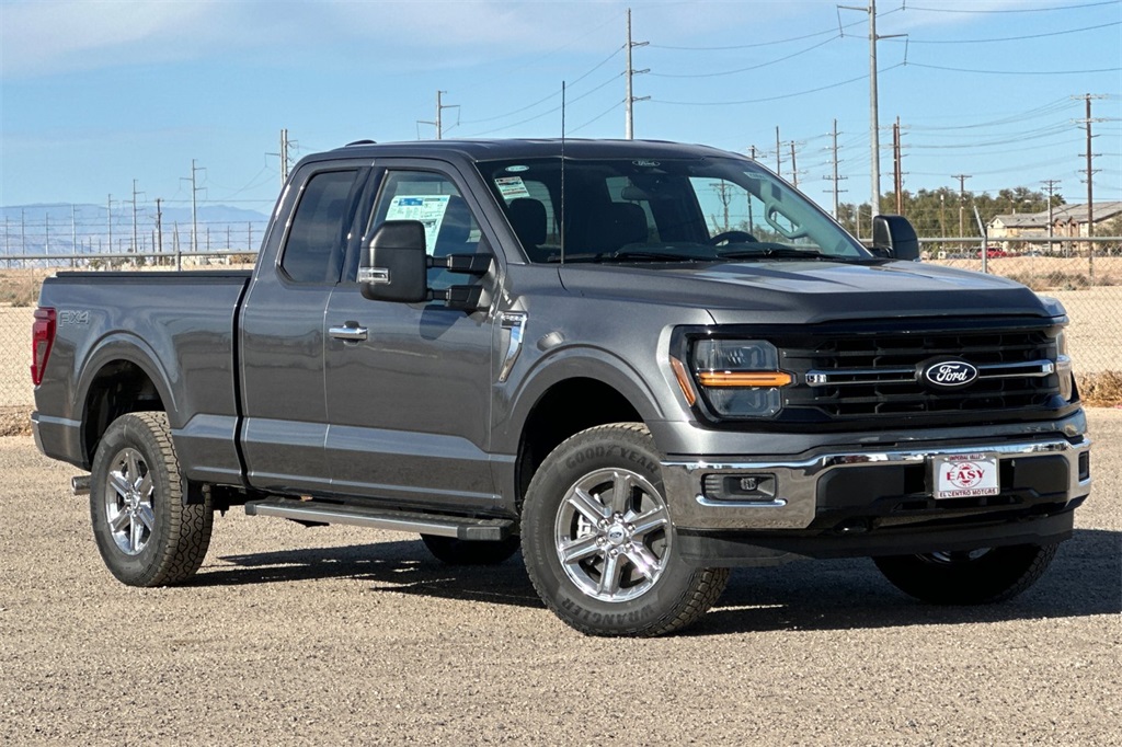 2025 Ford F-150 XLT photo 2