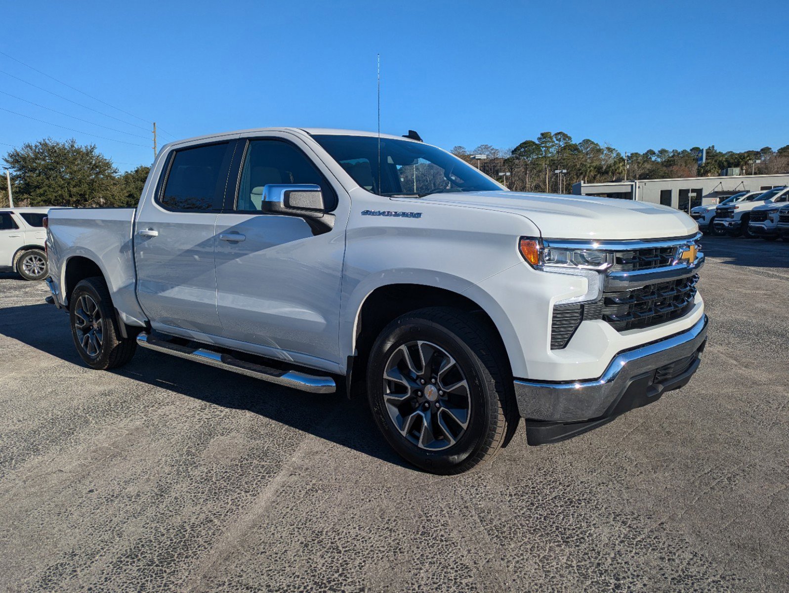 2025 Chevrolet Silverado 1500 LT photo 2
