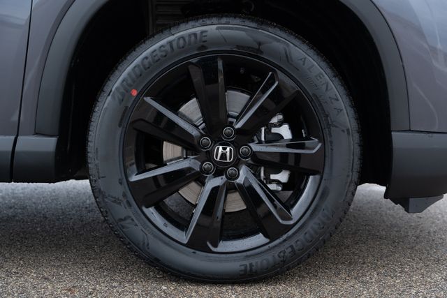2025 Honda Pilot Black Edition photo 10