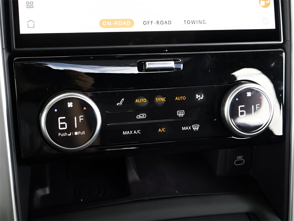 2025 Land Rover Discovery Metropolitan Edition photo 20