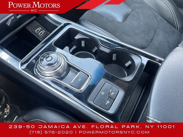 2020 Ford Edge ST photo 15