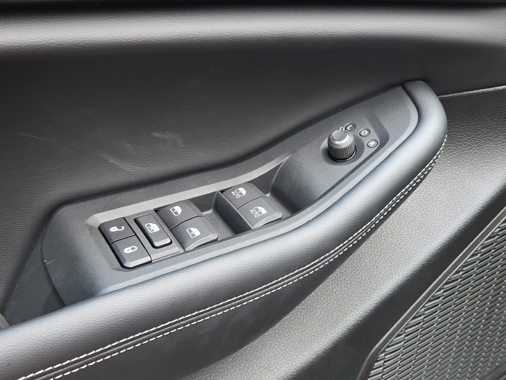 2025 Jeep Grand Cherokee Laredo photo 21