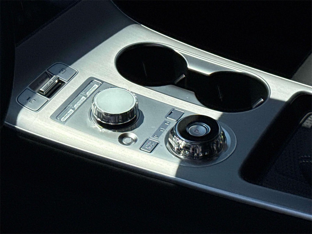 2026 Genesis Electrified GV70 Advanced photo 15