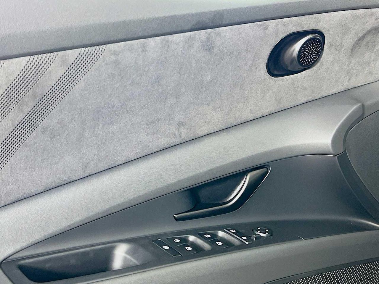 2025 Hyundai Elantra N photo 12