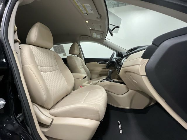 2017 Nissan Rogue S photo 25