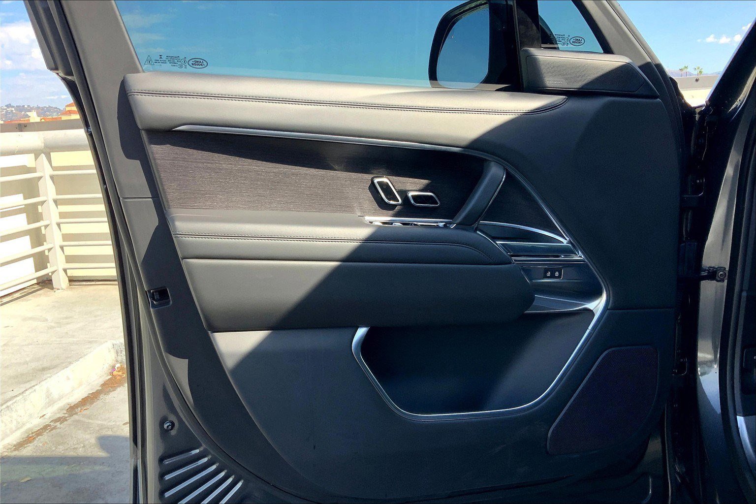 2023 Land Rover Range Rover SE photo 21