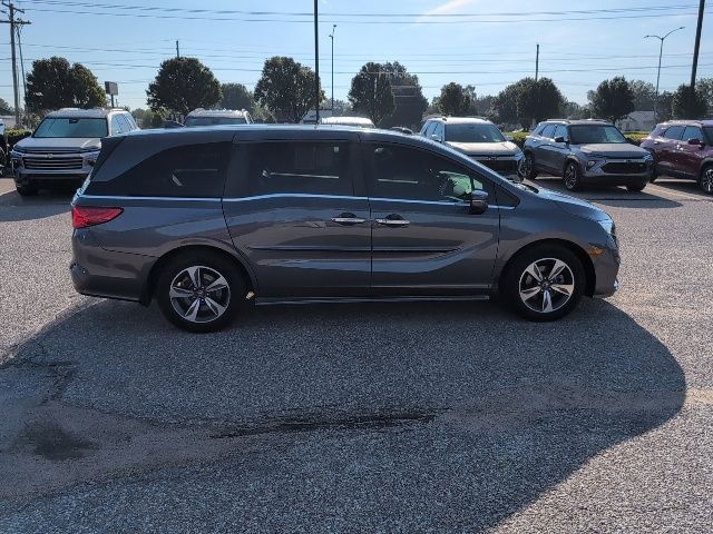2019 Honda Odyssey Touring photo 3