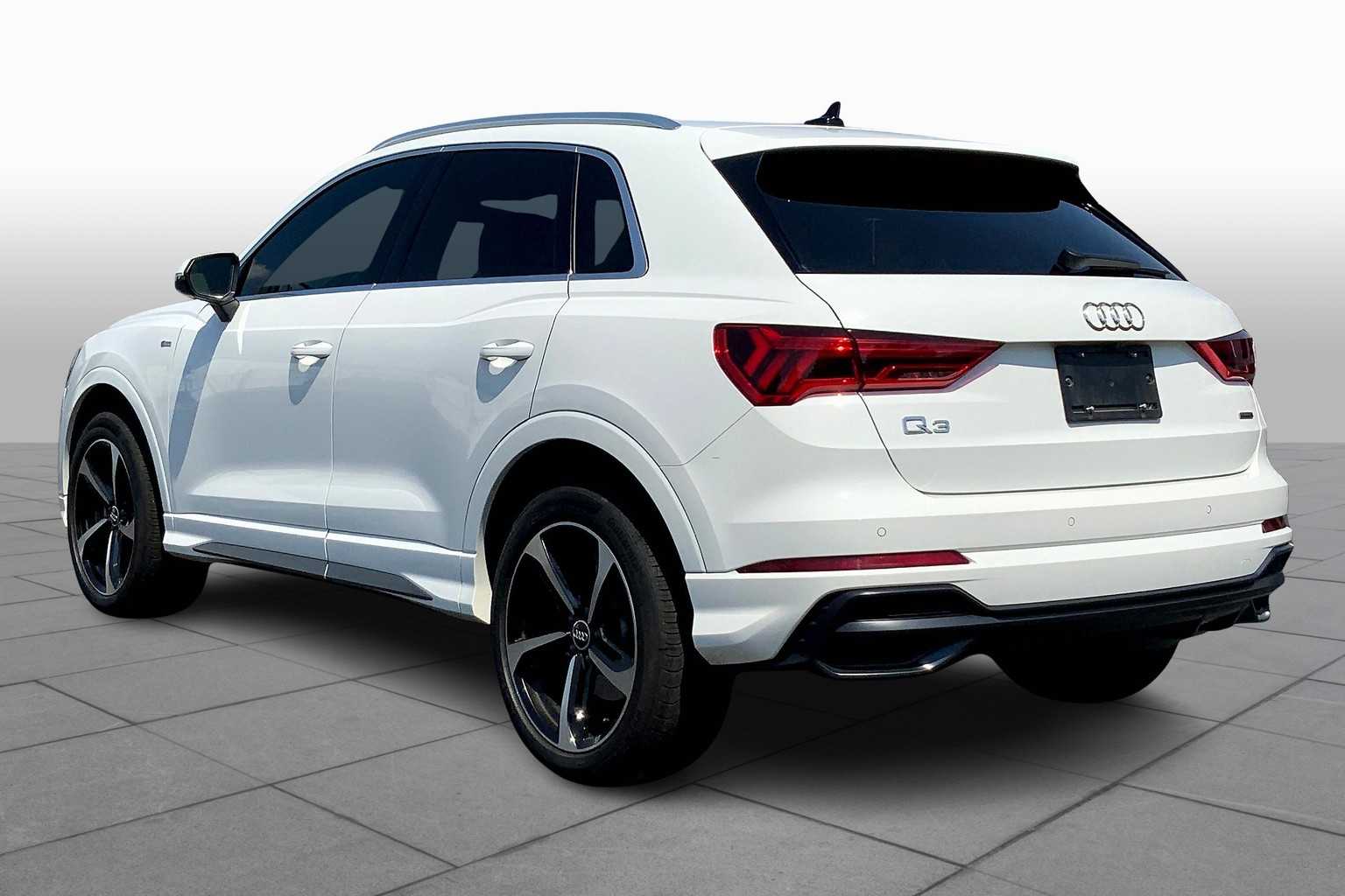 2022 Audi Q3 S line Premium Plus photo 11