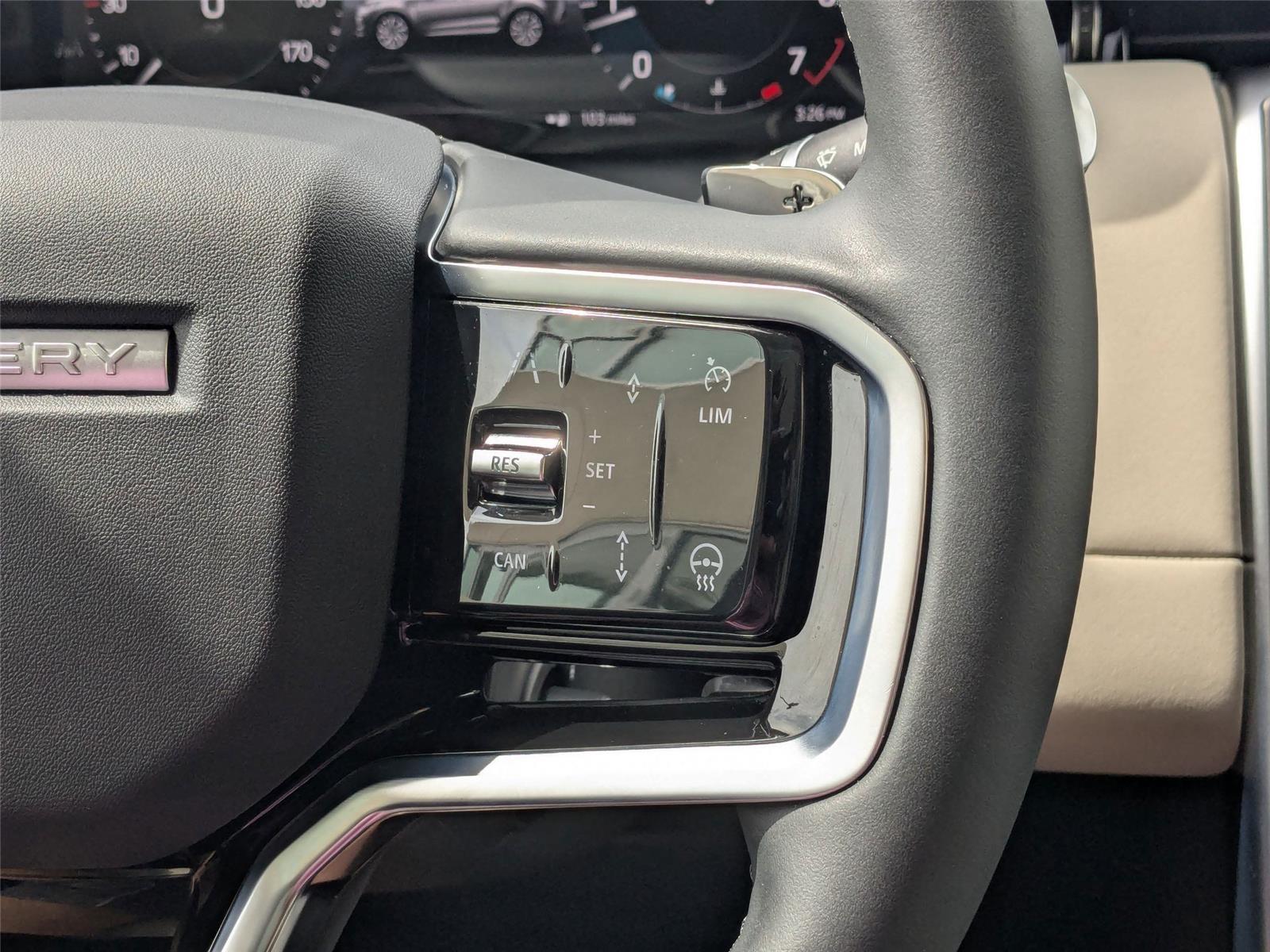 2024 Land Rover Discovery Sport S photo 17