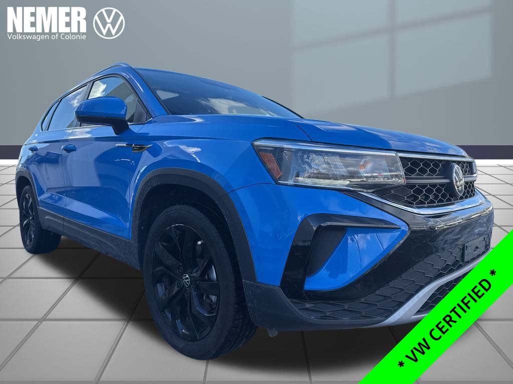 2023 Volkswagen Taos SE photo 3
