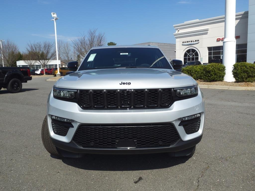 2024 Jeep Grand Cherokee Limited photo 2