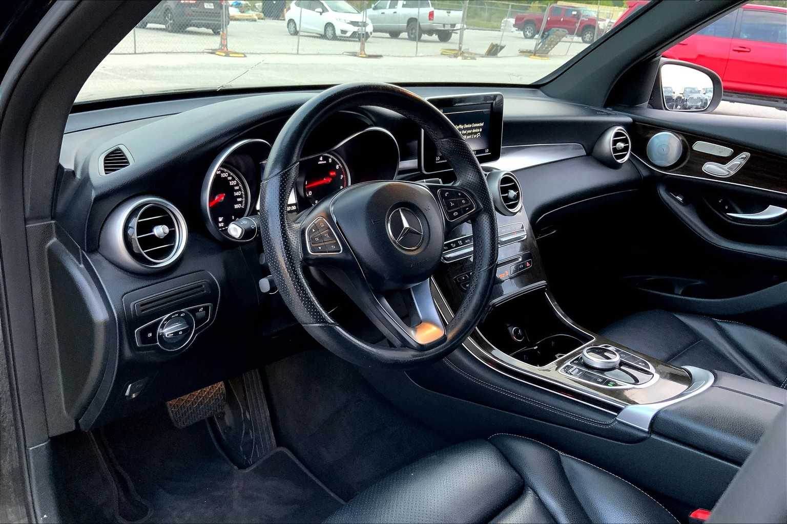 2018 Mercedes Benz GLC 300 photo 15