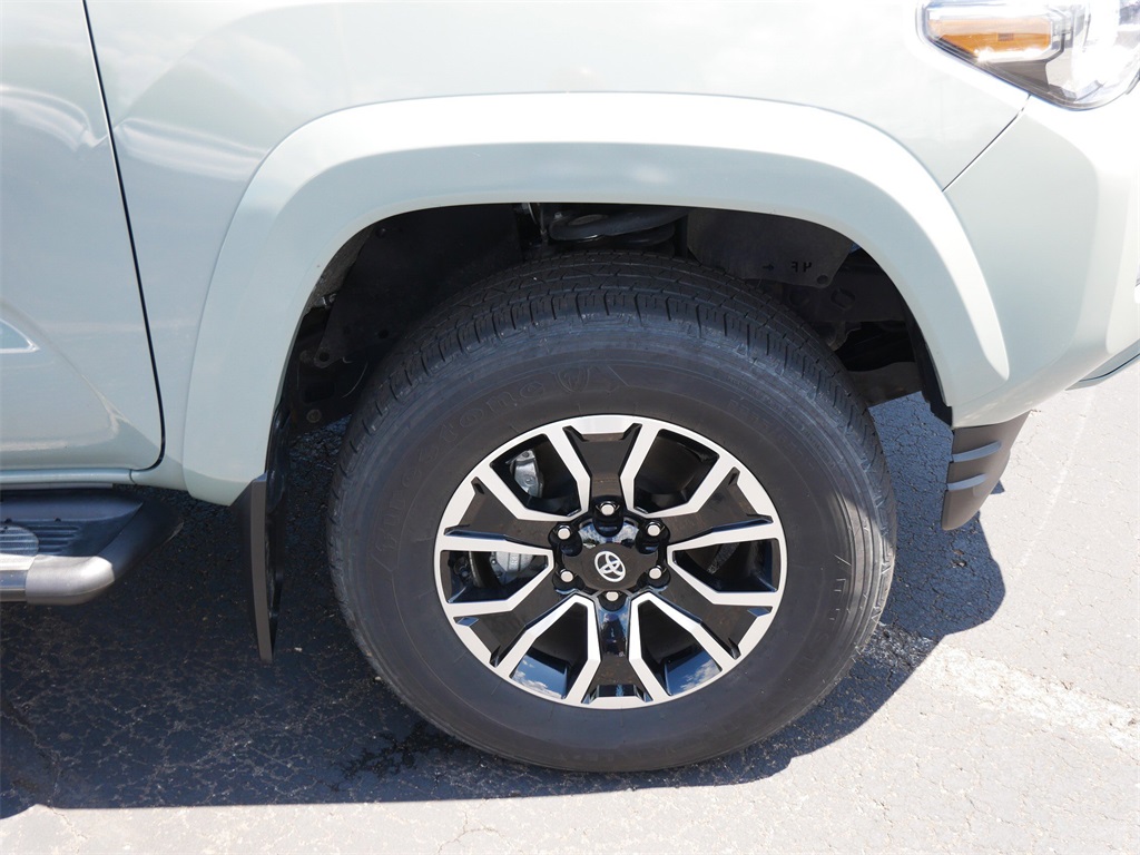 2023 Toyota Tacoma TRD Off-Road photo 6