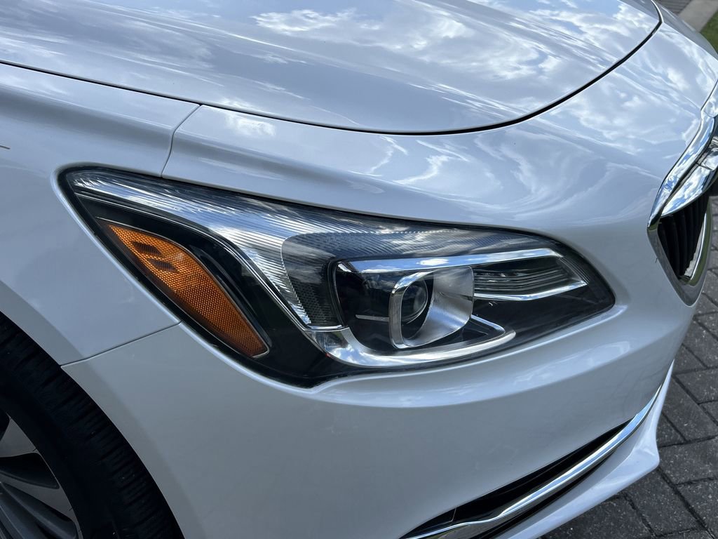 2017 Buick LaCrosse Essence photo 8