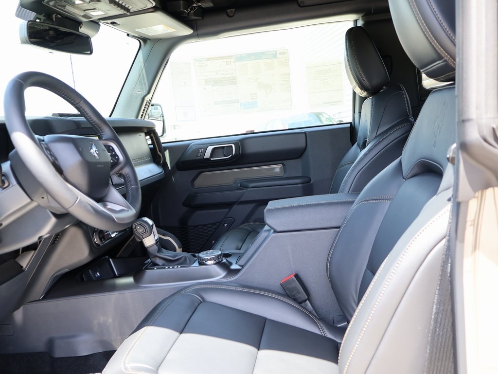 2025 Ford Bronco Badlands photo 14