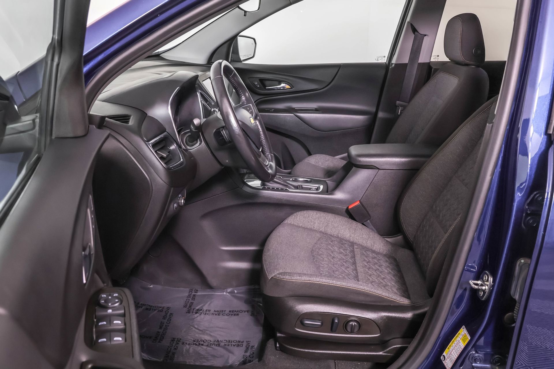 2022 Chevrolet Equinox LT photo 2