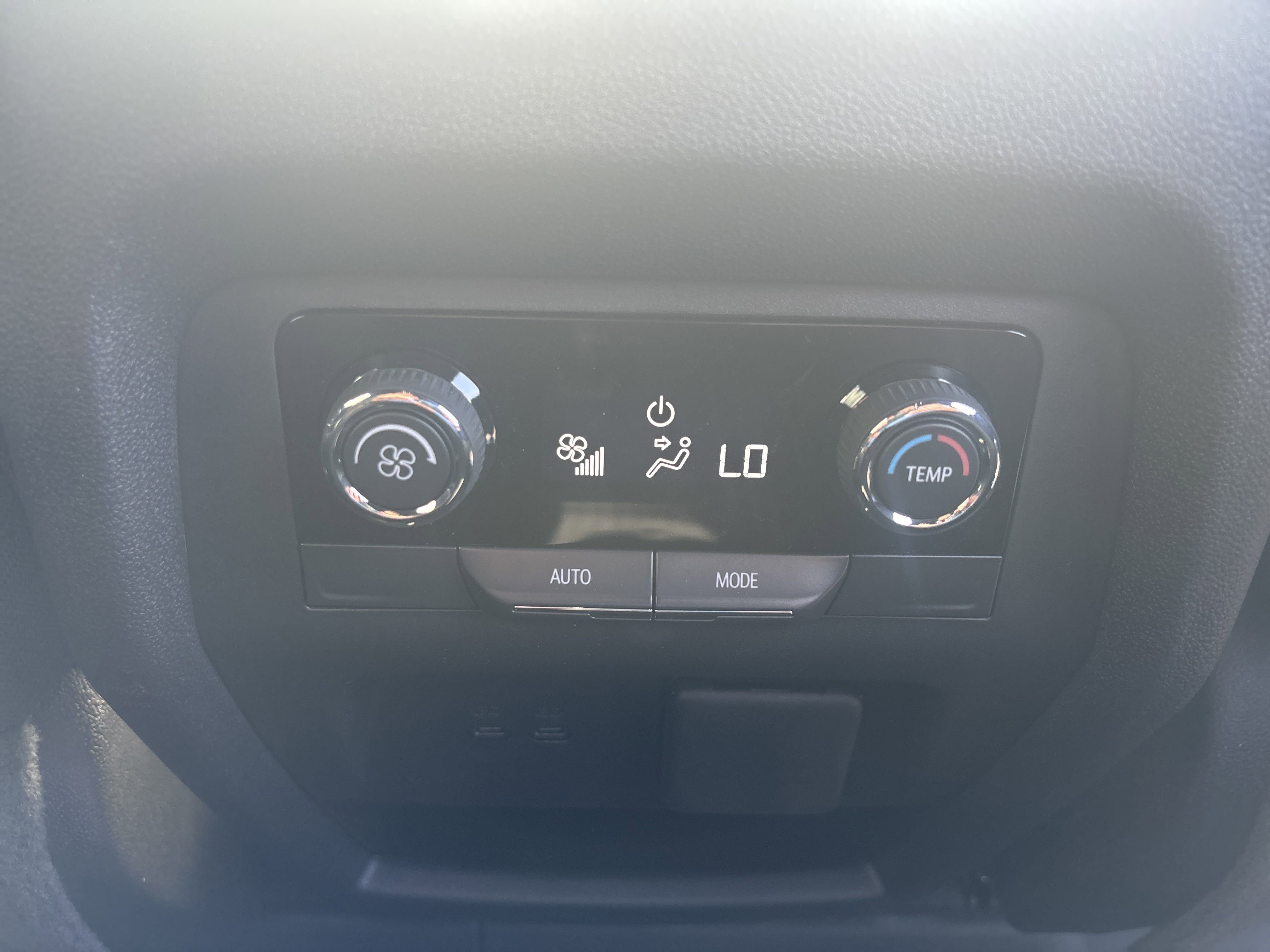 2026 Chevrolet Traverse photo 3