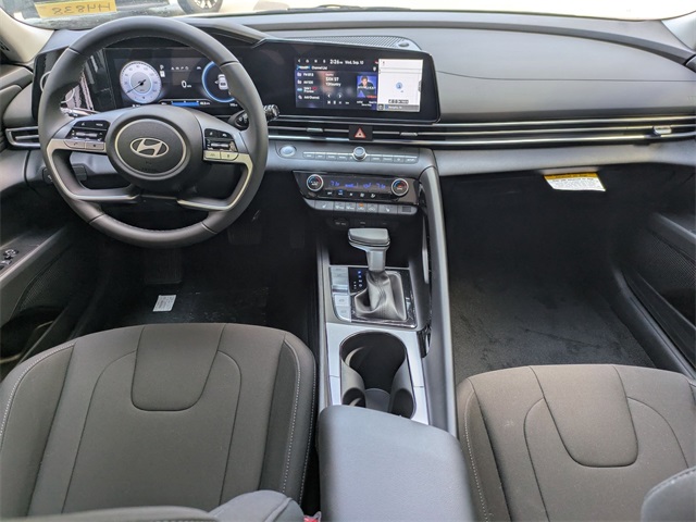 2025 Hyundai Elantra SEL Convenience photo 5