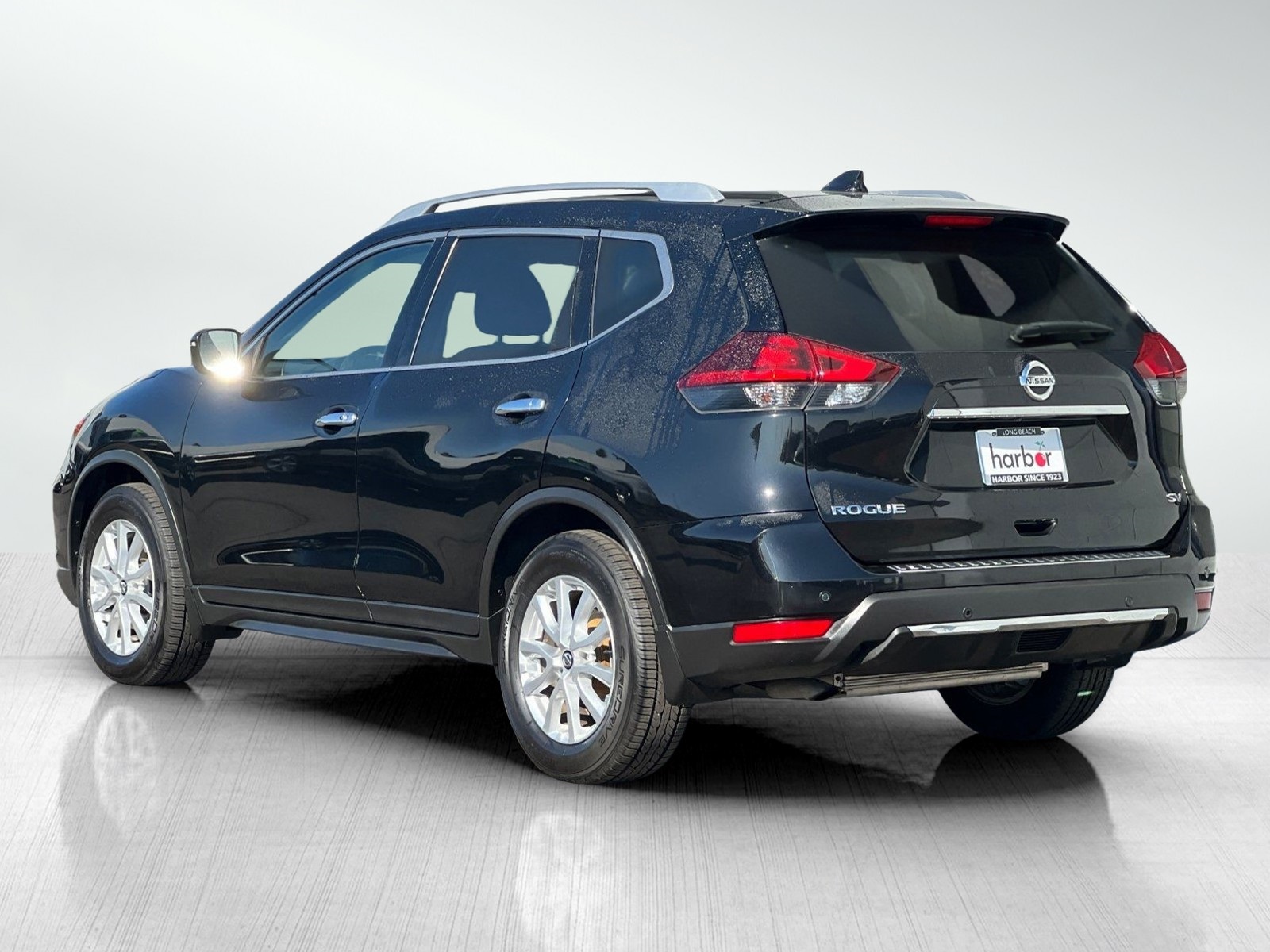 2020 Nissan Rogue SV photo 5