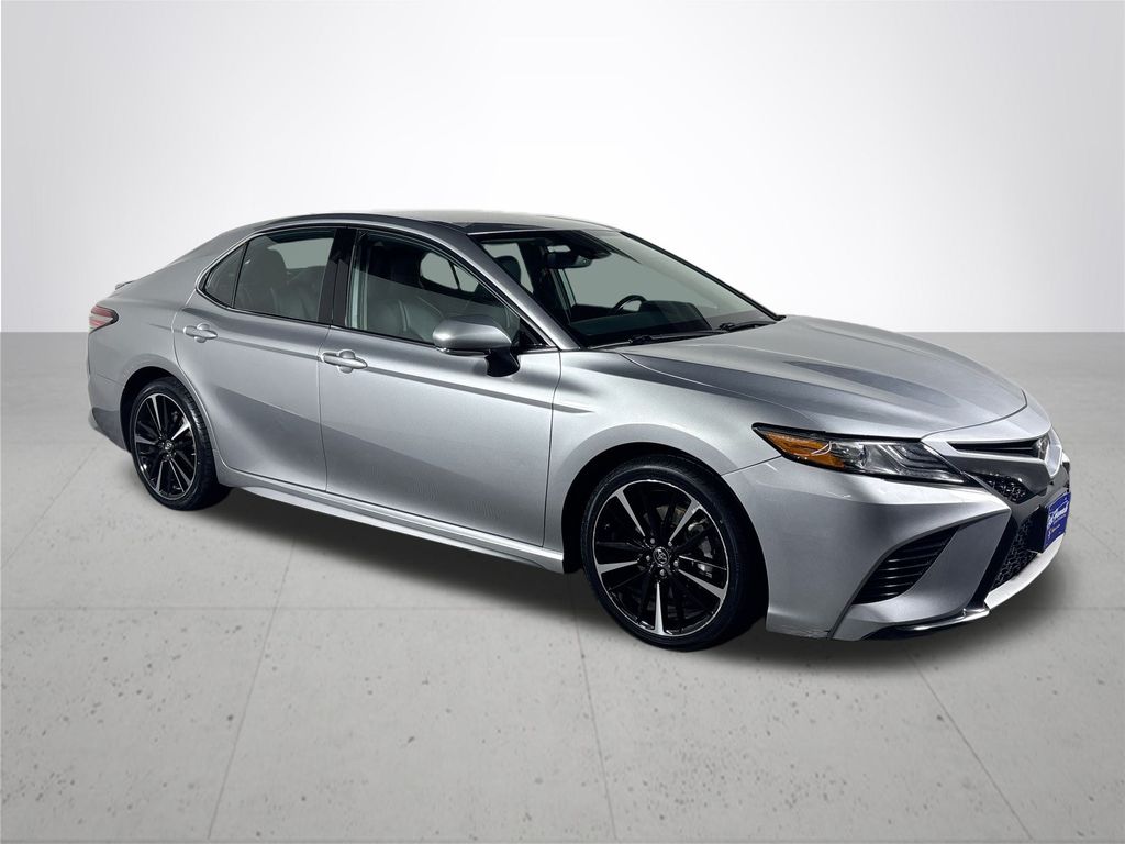 2019 Toyota Camry XSE photo 4