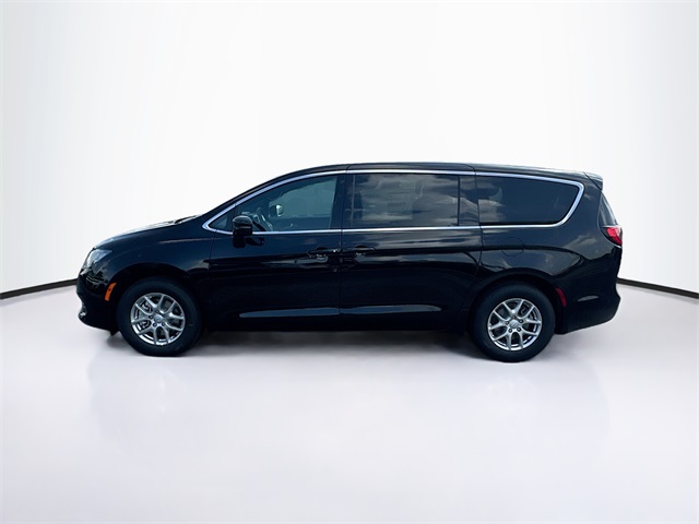 2025 Chrysler Voyager LX photo 3