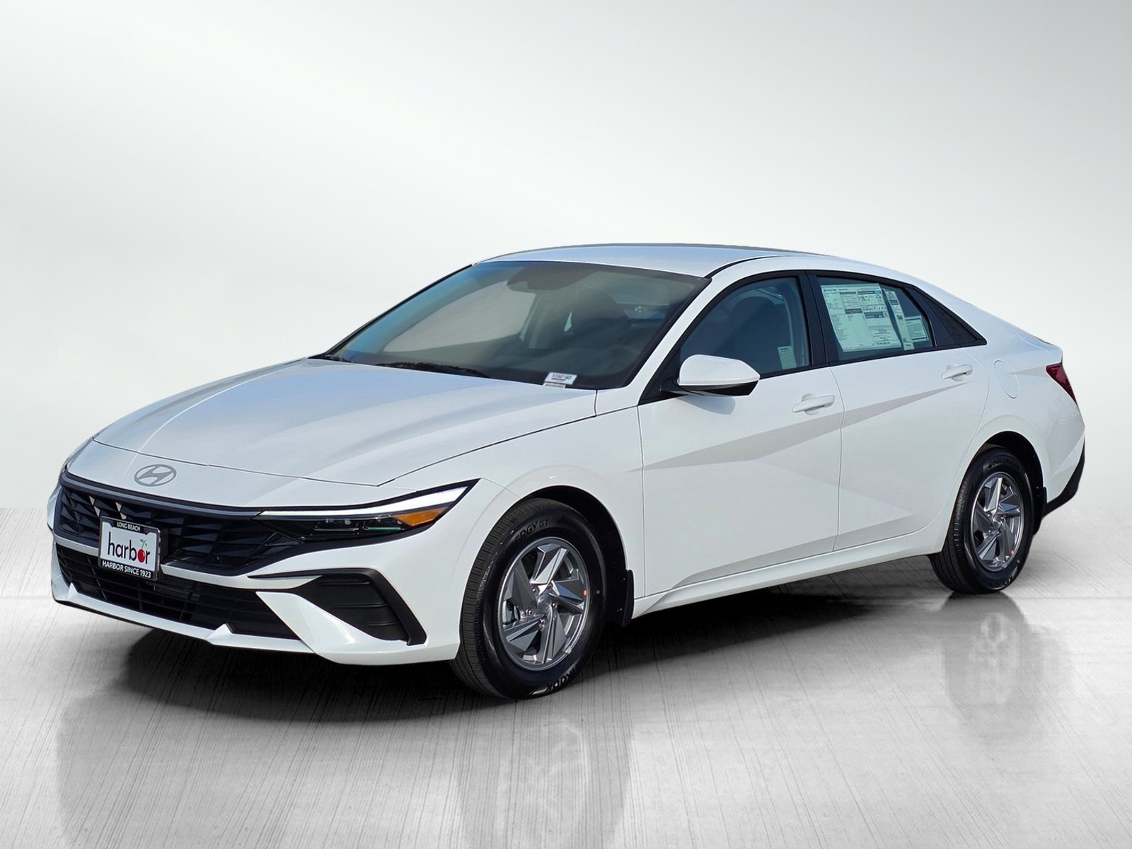 2026 Hyundai Elantra SE photo 2