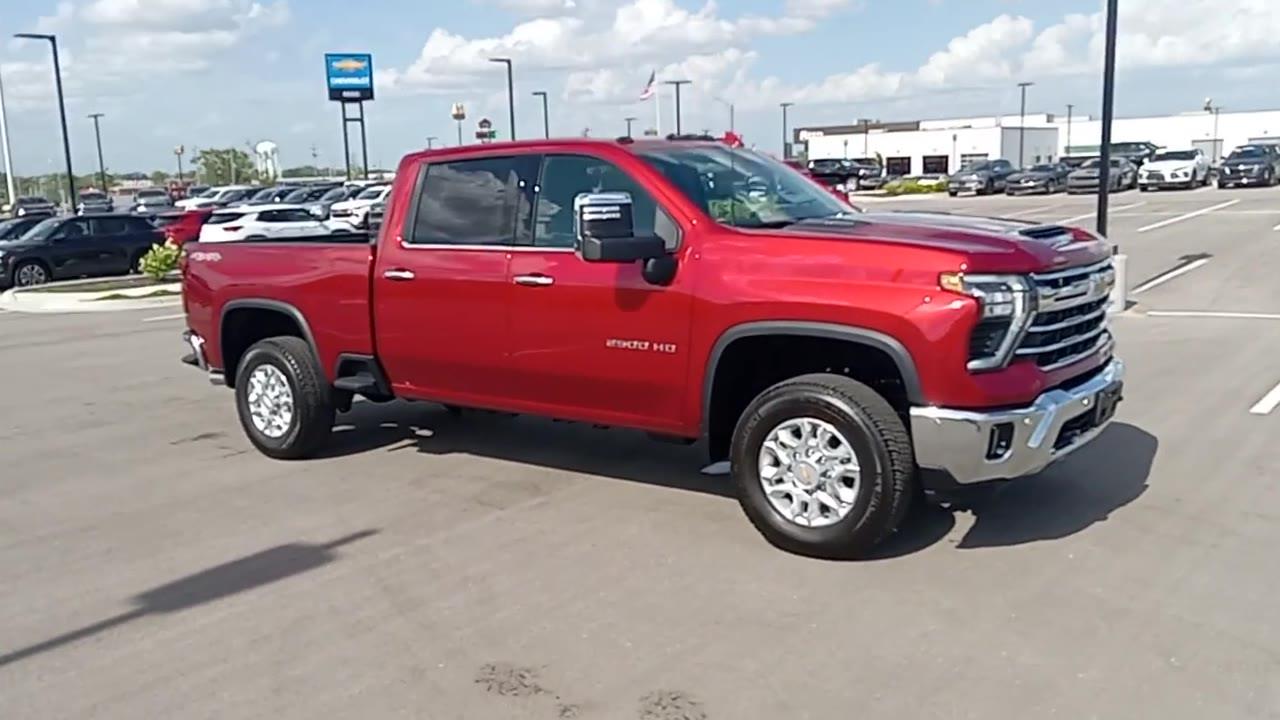 2025 Chevrolet Silverado 2500HD LTZ photo 2