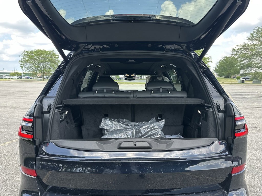 New 2026 Carbon Black Metallic BMW xDrive40i image 27