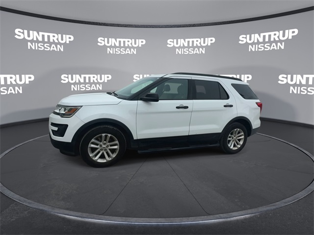 2016 Ford Explorer Base photo 3