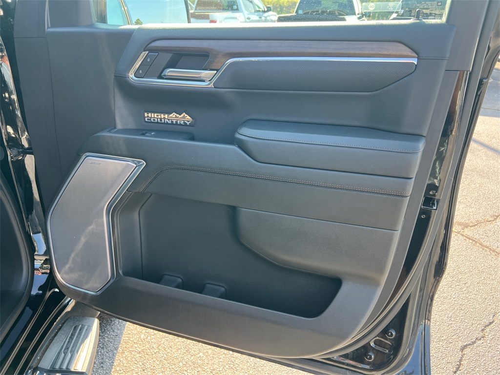 2024 Chevrolet Silverado 1500 High Country photo 12