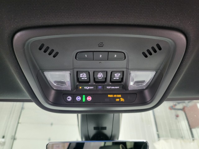2023 Chevrolet Traverse Premier photo 31