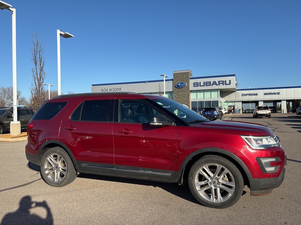 2017 Ford Explorer XLT's photo